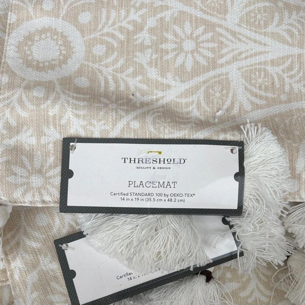 NEW! 6‎ Threshold Quality & Design Beige & White Placemats W/Tassels